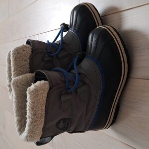 Sorel Snow Boots Boys - size 12 Little Kids